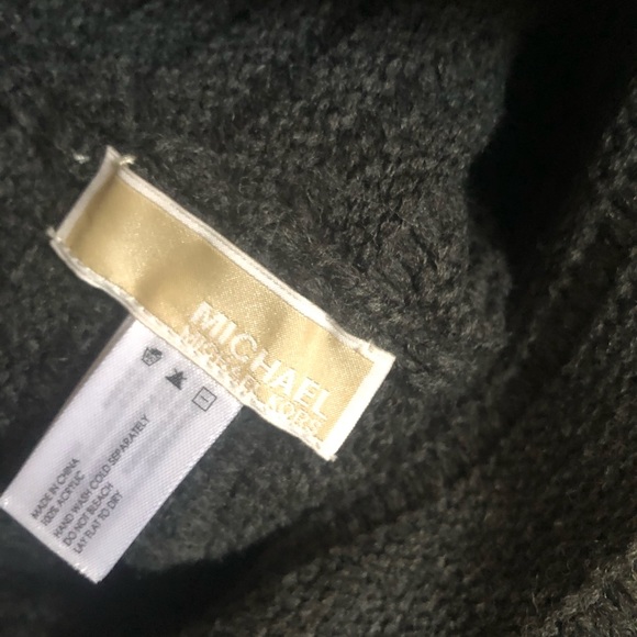 Kors knit hats - never worn - Picture 4 of 5